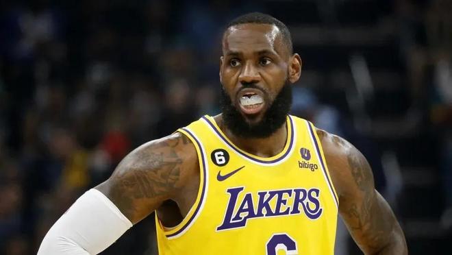 强侧低平球 强侧低平球